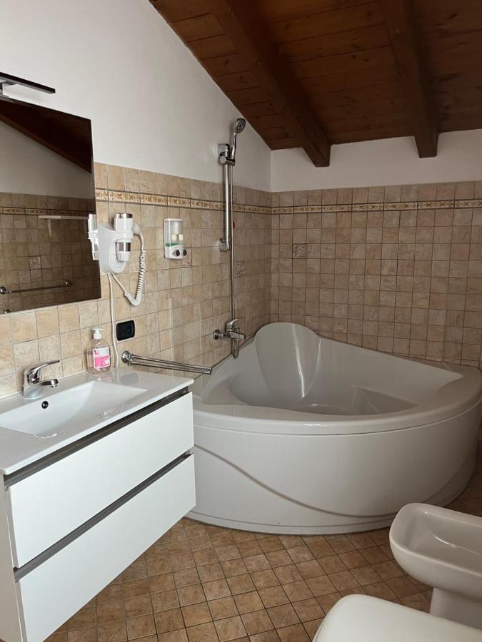 Color House Malpensa B&B Cassano Magnago Eksteriør bilde